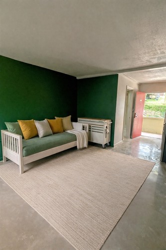 Gallery Image balcony_interior.jpeg