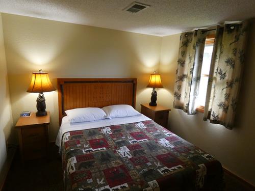 Cedar Ridge guest bedroom