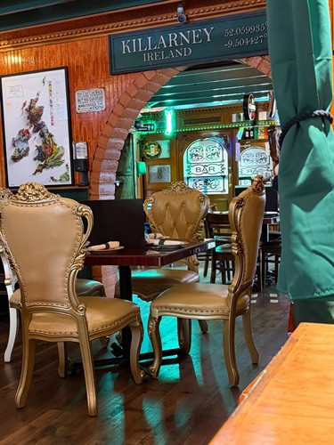 McGarity's Restaurant & Irish Pub Dining Table