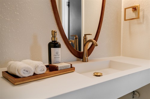 Gallery Image 24._Bathroom_.jpg