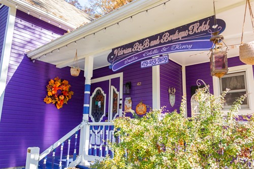 The Cliff Cottage Inn Purple House