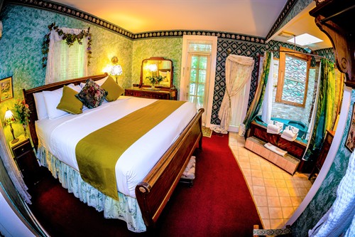 The Alfred Lord Tennyson King Bedroom Suite