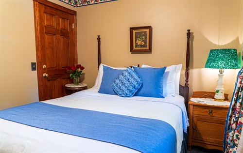The Henry David Thoreau Queen Bedroom Suite