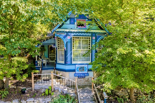 The Cliff Cottage Inn Blue House