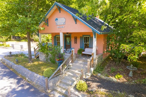 The Cliff Cottage Inn Peach House