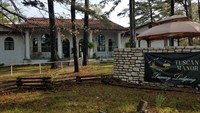 Tuscan Manor - Eureka Springs