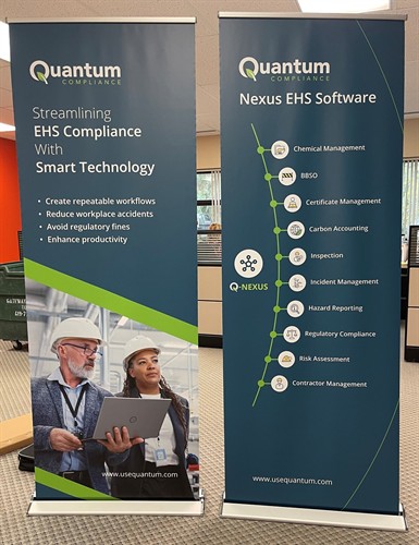 Gallery Image Stand-Up_Banner_Tradeshow_Display_Event.jpg