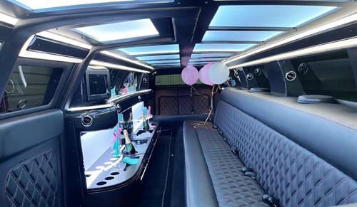 Gallery Image price4limo-lincoln-stretch-limo-interior.jpg