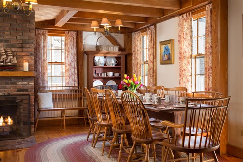 Gallery Image SevenSeaStreet-U-MainHouse-Breakfast-3.jpg