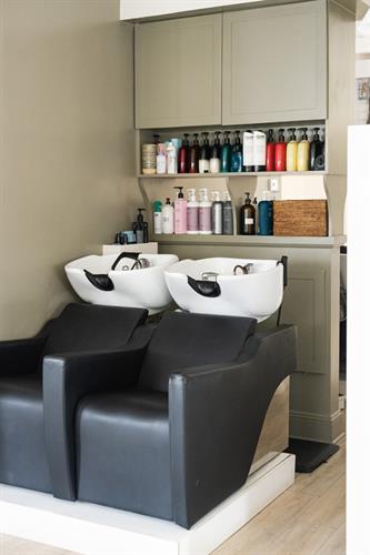 Gallery Image DaryaSalonSpa_090825-061.jpg