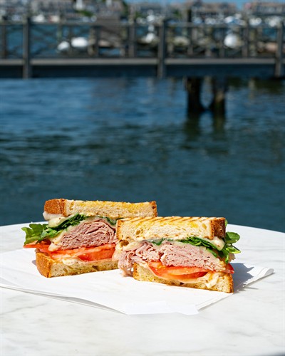 Gallery Image bagelbar_HamandCheesePanini_Water3_PhotoCred_WendyMillsPhotography.jpeg