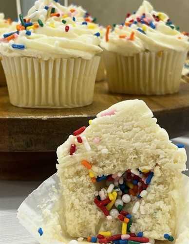 Gallery Image Pinata_Cupcakes.jpg