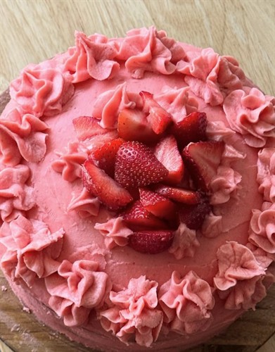 Gallery Image Strawberry_Cake.jpg