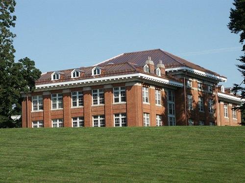 Vassar College Sanders Physics Building - LEED Certified 