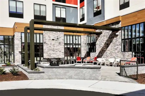 Gallery Image hotel_patio.jpg