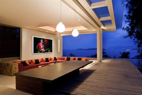 Gallery Image 55_Signature_white_no_speaker_Island_villa_2.jpg Gallery Image 55_Signature_white_no_speaker_Island_villa_2.jpg