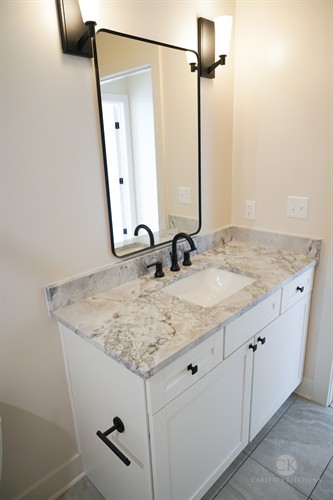 Gallery Image Bond_Apartments_CF_0626-77.jpg