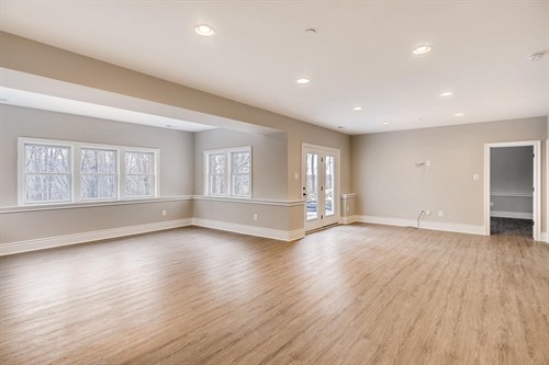 Gallery Image Basement_-_Unfurnished_-_Hardwood_and_Walkout_GH.jpg