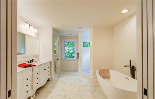 Gallery Image Master_Bath_(freestanding_tub)_NR2.jpg