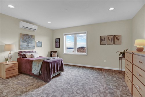 Gallery Image BedroomSuite2a.jpg