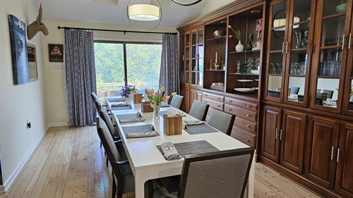 Gallery Image Broad-Creek-Manor-Assisted-Living-Dining1.jpg