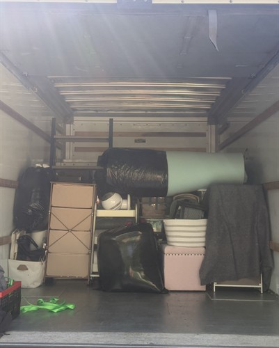 Gallery Image CampusHaul_Local_move_truck_unloading.jpeg