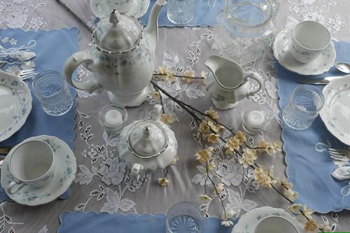 Tea times are wonderful moments to come together with your friends and family. Enjoying a beautifully set table doesn't have to be stressful as our tablesetting services include set-up and tear-down.