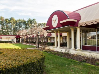 Gallery Image cilla_outside_1.jpg