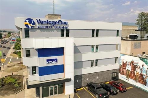 3205 32 St 3rd Floor, Vernon, BC V1T 5M7