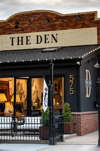 Gallery Image DenFront.png