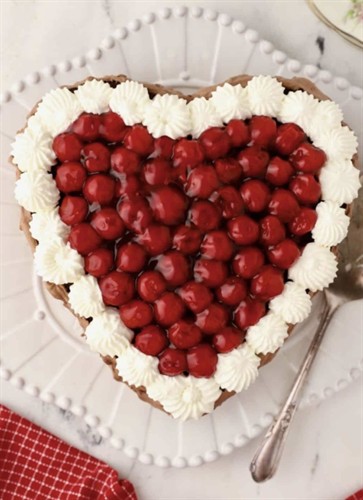 Valentine Special - Cheesecake with cherries, strawberries or raspberries