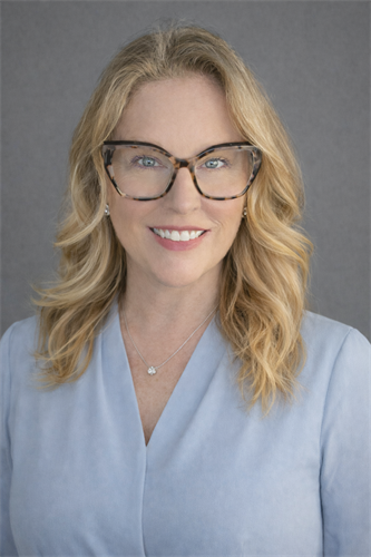 Gallery Image Kristin_Professional_Pic.PNG