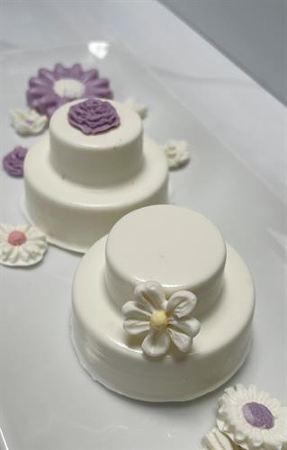"Cake" chocolate decorated with custom color choices