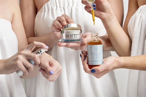 Gallery Image 112_Camu_Camu._Body_Oil_and_Radience_Serum.jpg