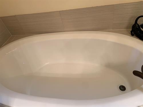 Denton Maids Bath tub