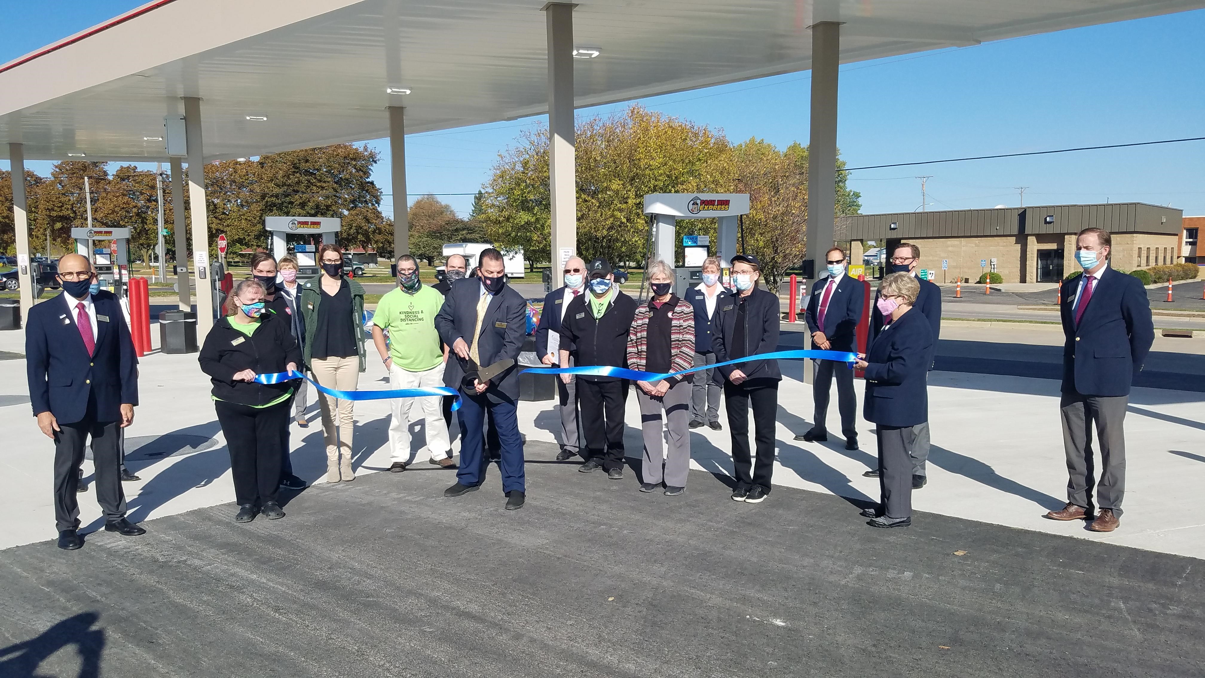 Cash Wise Opens Fuel Station