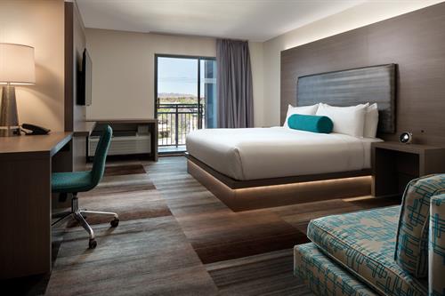 Gallery Image Aloft_Scottsdale_Corner_Balcony_King.jpg