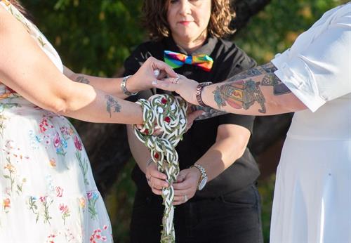 Knot tie, custom ceremony 