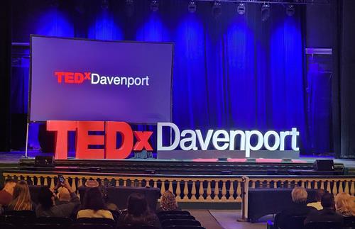 Gallery Image tedx_davenport.jpg
