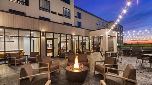 Gallery Image Courtyard-by-Marriott2.jpg