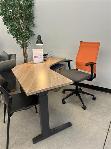 Gallery Image Walnut_120_deg_sit_to_stand.JPG
