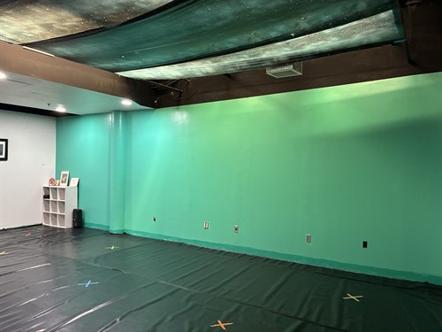 Our middle classroom, used for Parent/Tot Music & Dance Classes and Ballet/Tap Combo Classes for ages 5-7