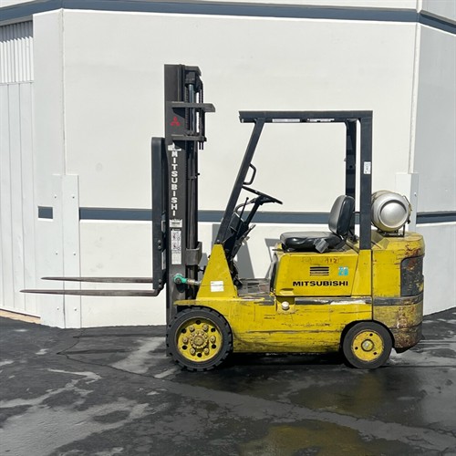 1982 Mitsubishi FGC25 Forklift (5,000 lbs)