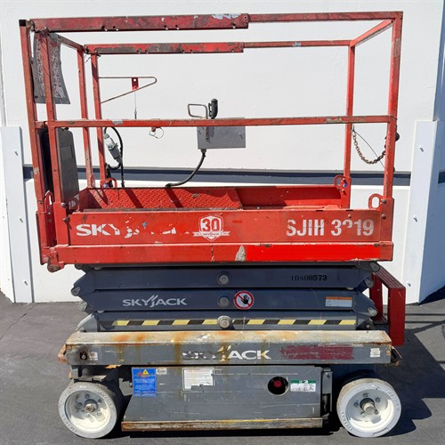 2015 Skyjack SJIII3219 Scissor Lift19ft