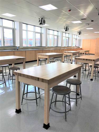 Gallery Image Science_Classroom_at_East.jpg