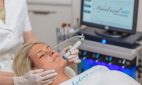Gallery Image Hydrafacial_photo.png