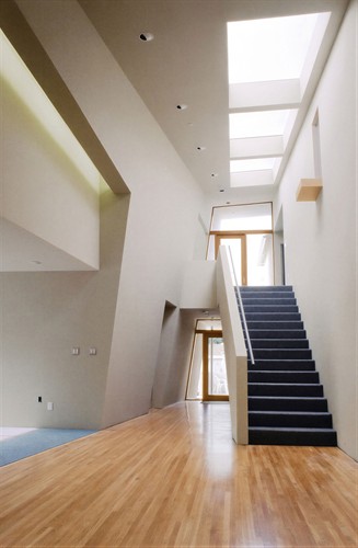 Gallery Image LO-Int-View-1.jpg