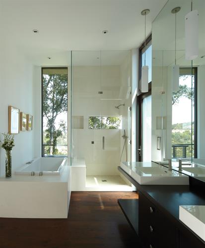 Gallery Image Brentwood_MBRbathfront5007c_RGB.jpg