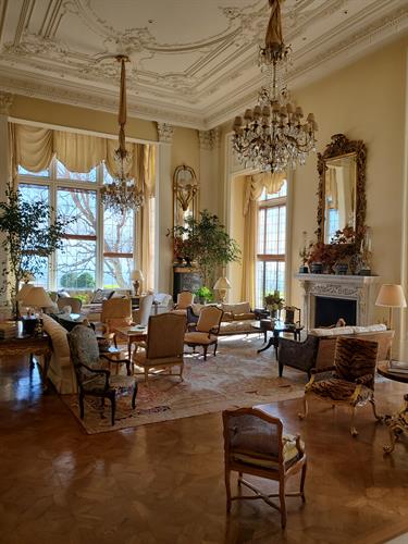 Gallery Image TitoInt1.jpg