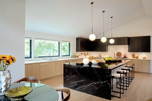 Gallery Image Chantilly_-_revise_from_bay_photo.jpg